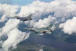 Pesawat F 16 Skadron Udara 16/RSN Latihan Rutin Sambil Pantau Karhutla